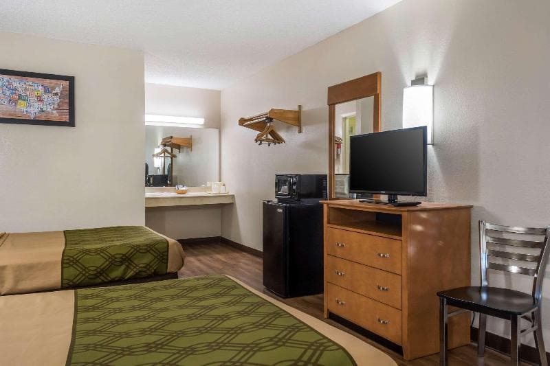 Econo Lodge Live Oak photo 1