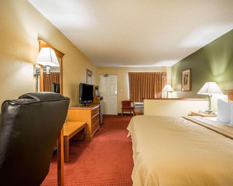 Quality Inn & Suites Mount Dora North 4