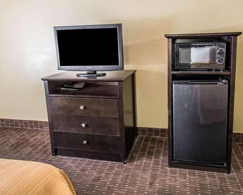 Quality Inn Near Blue Spring 2
