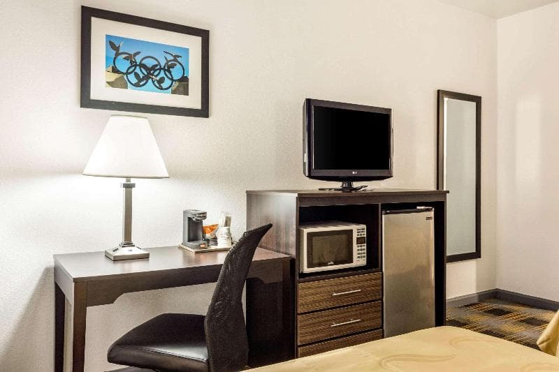 Quality Inn Near Six Flags 2