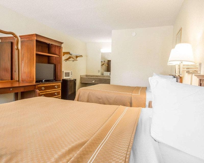 Econo Lodge Thomson Area 4