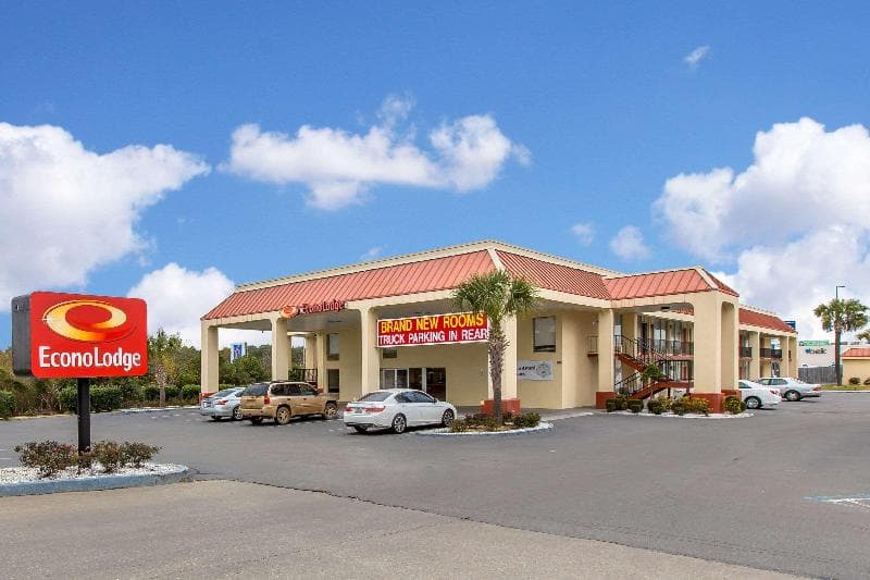 Red Roof Inn Tifton photo 1