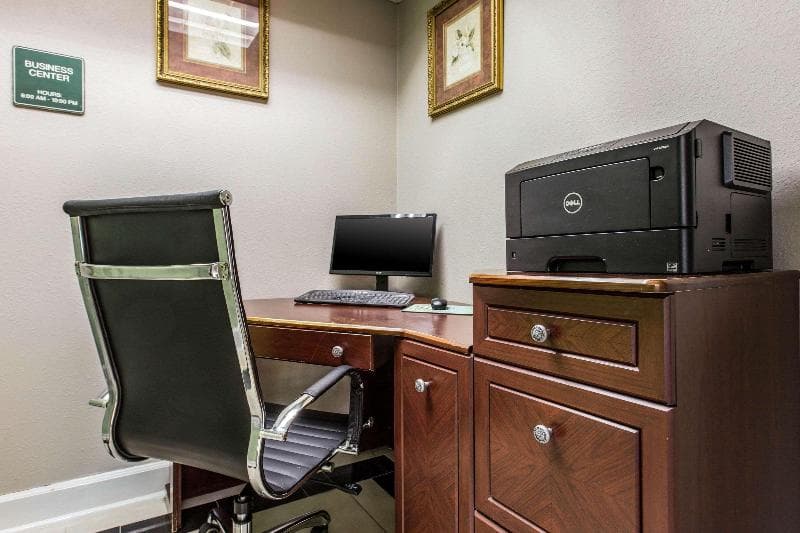 Quality Inn & Suites photo 1