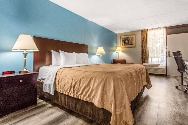 Quality Inn & Suites 5