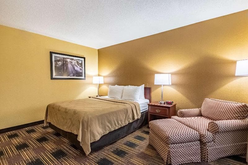 Quality Inn 4