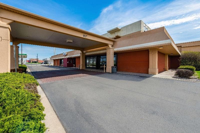 Quality Inn & Suites Bradley 4