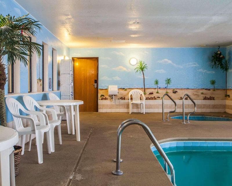 Quality Inn 4