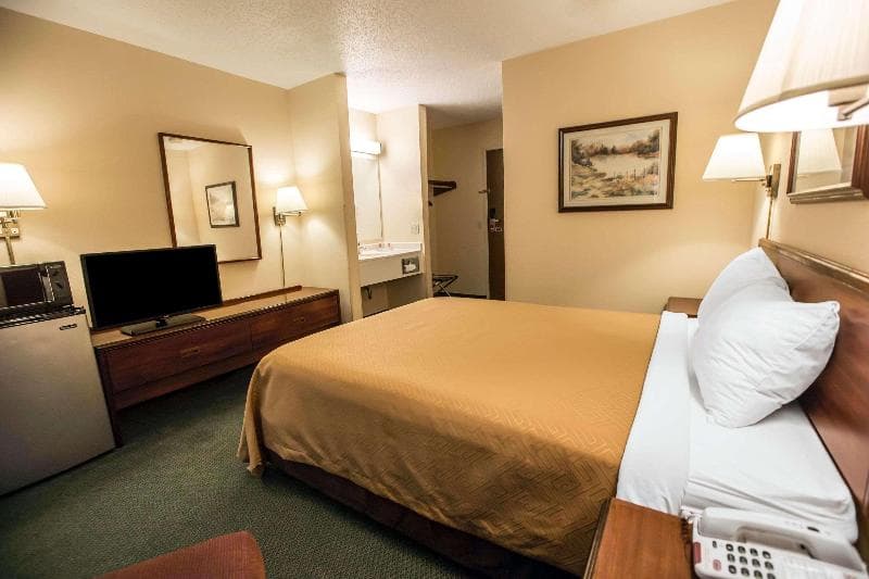 Econo Lodge Princeton photo 1