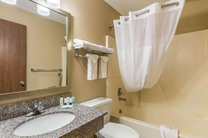 Quality Inn I-74 Betesville 3