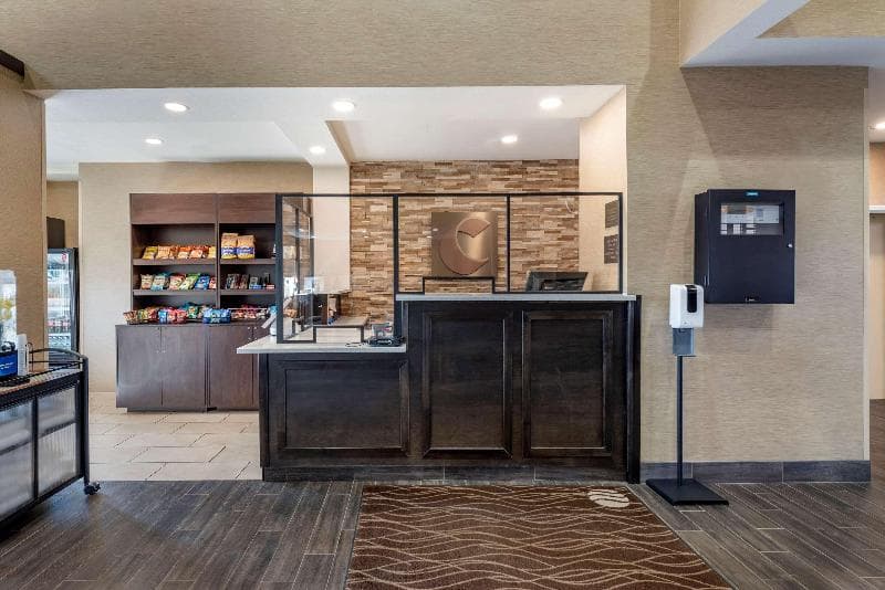 Comfort Inn 3