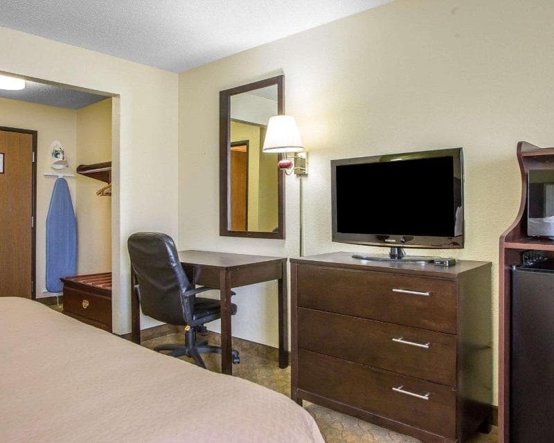 Quality Inn 4