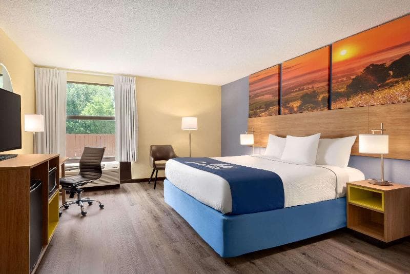 Days Inn & Suites by Wyndham Merrillville photo 1