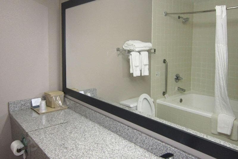 Comfort Inn 3