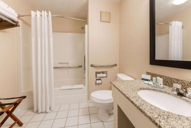 Quality Inn & Suites 3