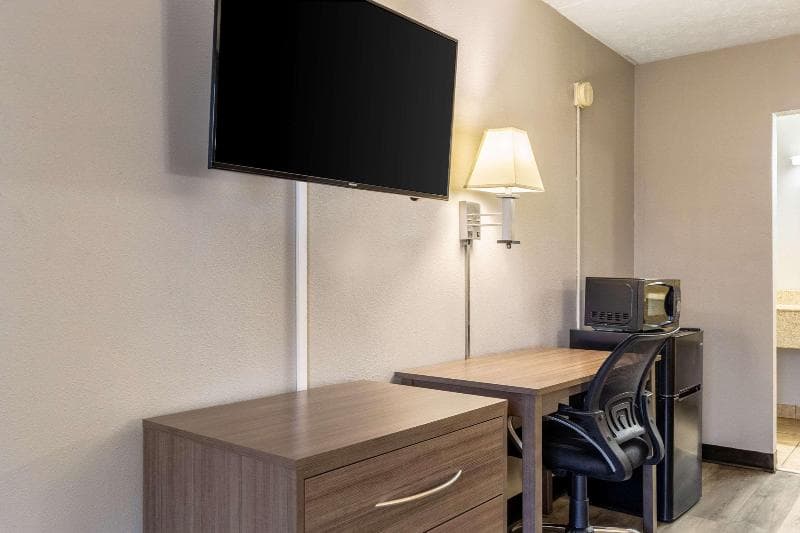 Econo Lodge Seymour 2