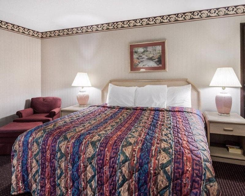 SureStay Hotel by Best Western Olathe 4