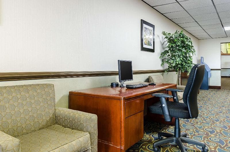 Quality Inn And Suites Salina photo 1