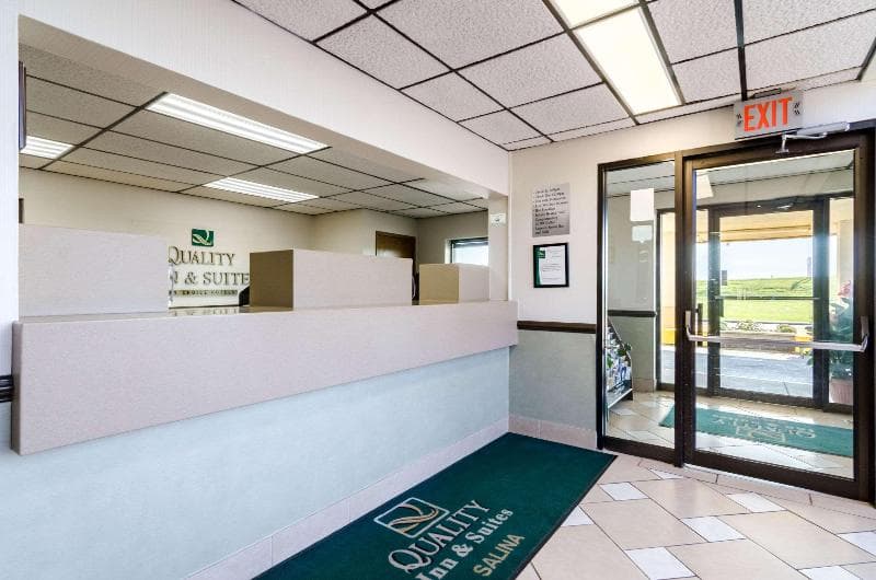 Quality Inn And Suites Salina 5