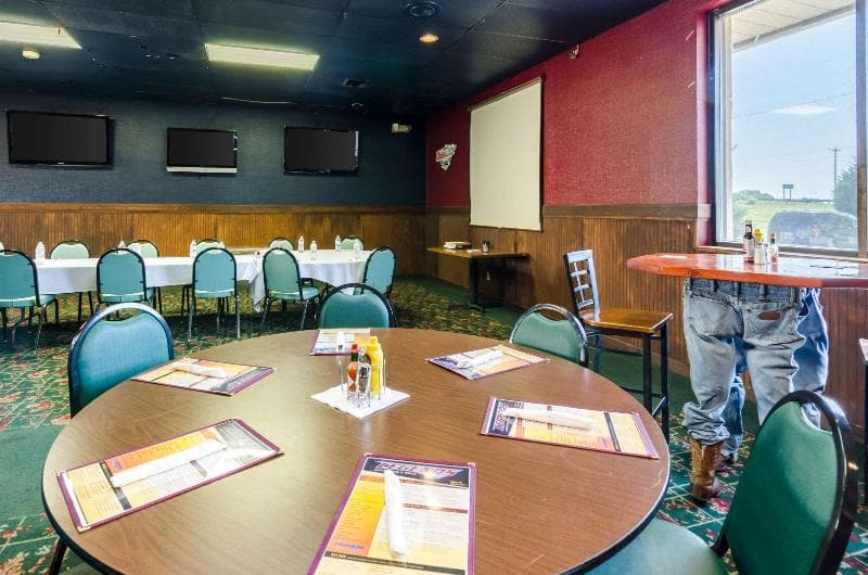 Quality Inn And Suites Salina 2