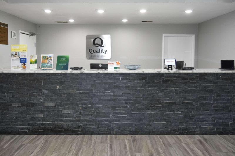 Quality Inn & Suites 5