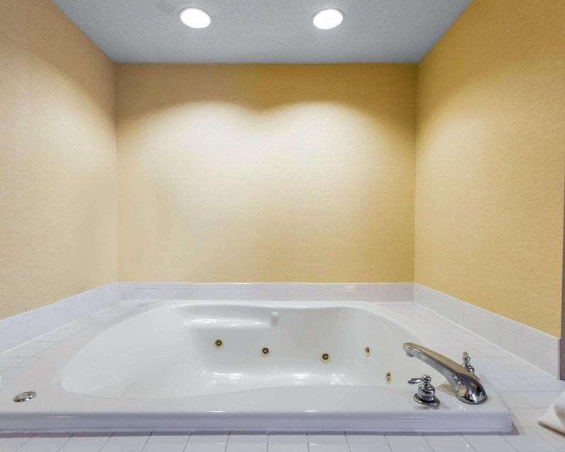 Quality Inn 3