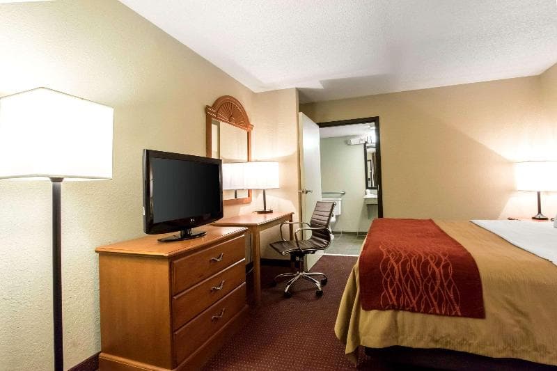 Quality Inn 4