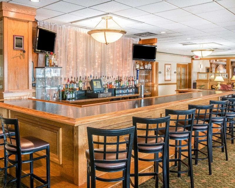 Quality Inn & Suites photo 1