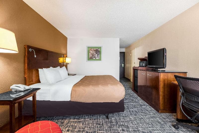 Wingate by Wyndham Troy 4