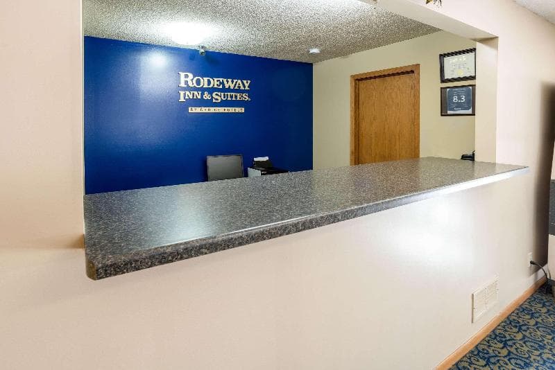 Rodeway Inn & Suites 4