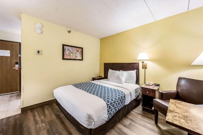 Econo Lodge Mayo Clinic Area 4