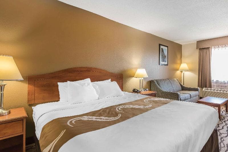 Quality Inn Charleston I-57 3