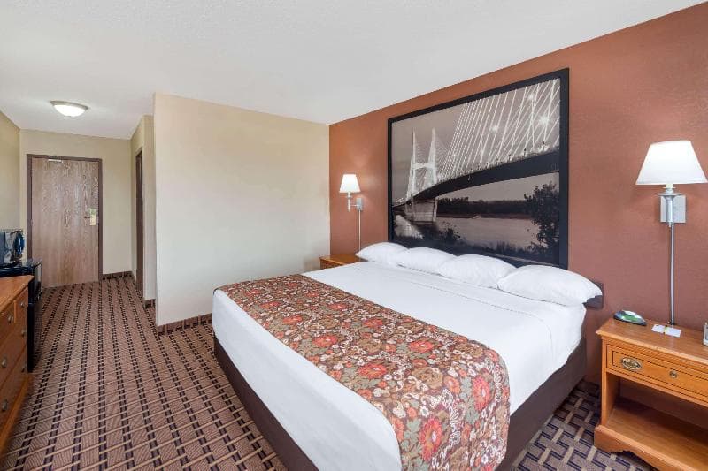 Super 8 by Wyndham Charleston 4
