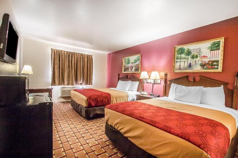 Econo Lodge Dexter photo 1