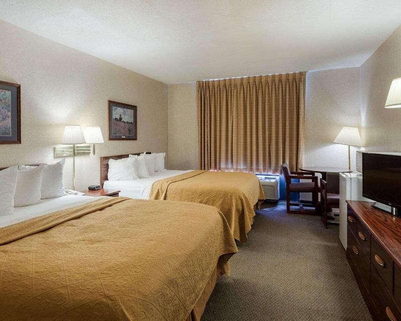 Quality Inn 4