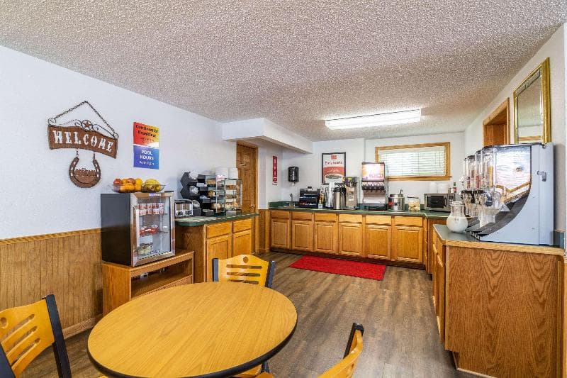 Econo Lodge Miles City 5