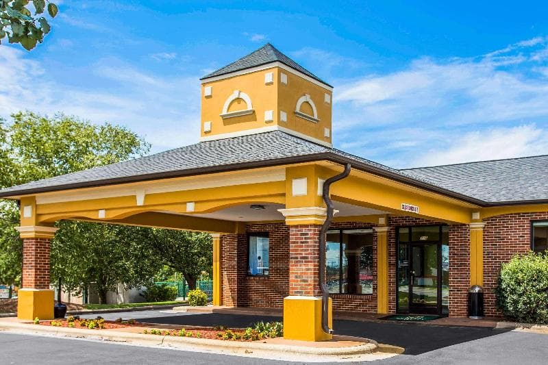 Quality Inn 4