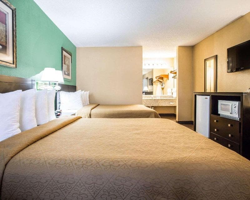 Quality Inn 3