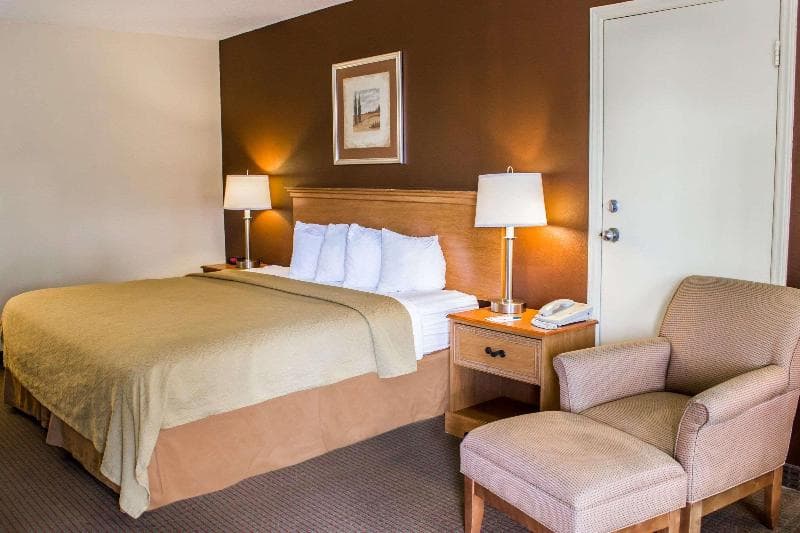Quality Inn Dunn 5