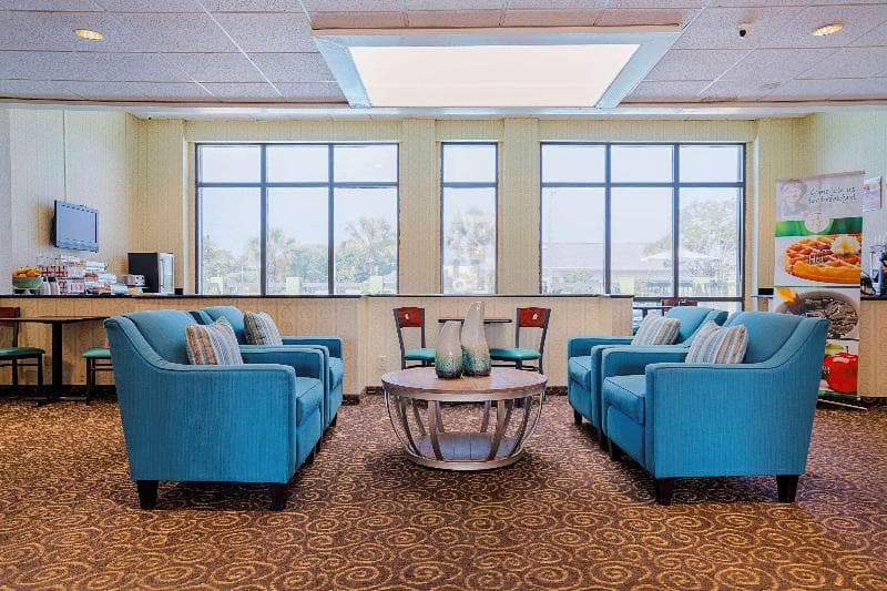 Garnet Inn & Suites 5