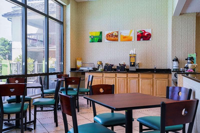 Garnet Inn & Suites photo 1
