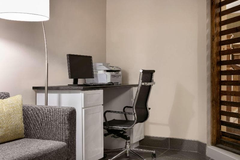 Country Inn & Suites by Radisson, Roanoke Rapids, NC 5