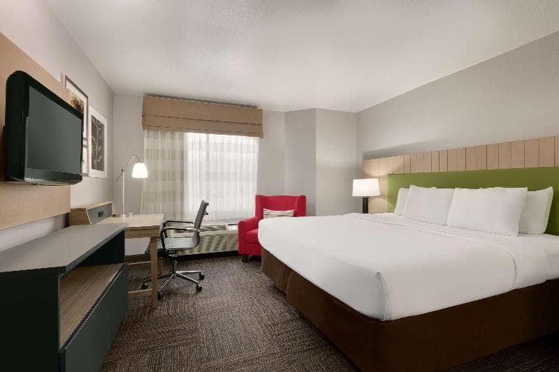 Country Inn & Suites by Radisson, Roanoke Rapids, NC 4