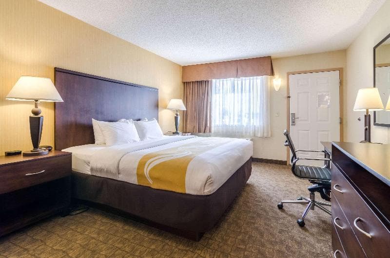 Quality Inn 4
