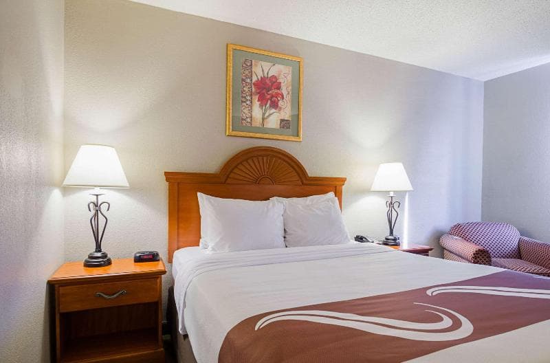 Quality Inn 4