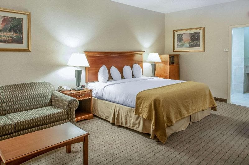 Quality Inn in Grants 3