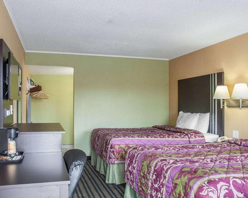 Rodeway Inn & Suites Amherst Area photo 1