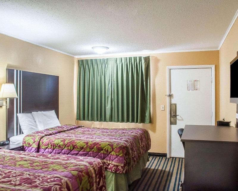 Rodeway Inn & Suites Amherst Area 4