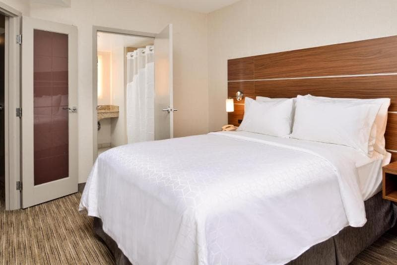Holiday Inn Express & Suites Buffalo Downtown - Medical CTR 5