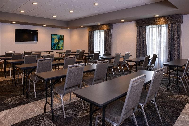 Hampton Inn & Suites Cincinnati-Mason 5