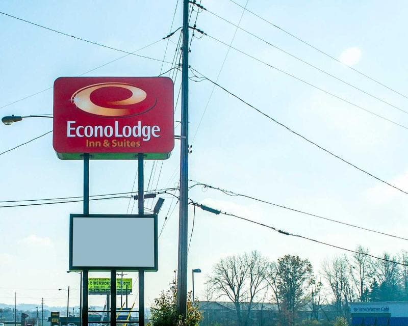 Econo Lodge  Inn & Suites 2
